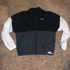 Nike wind breaker I have the pants to make it a full set dm more for price